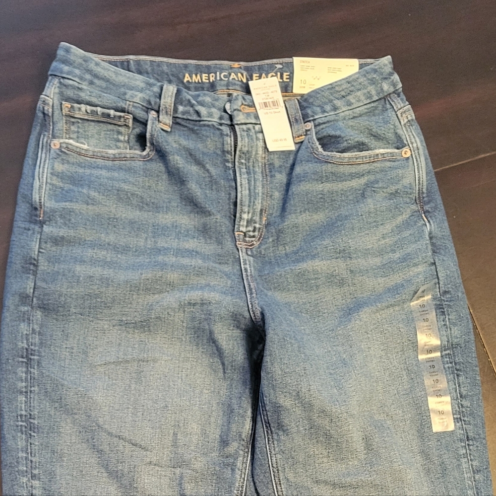 American Eagle Curvy Mom Jeans Size 10 short